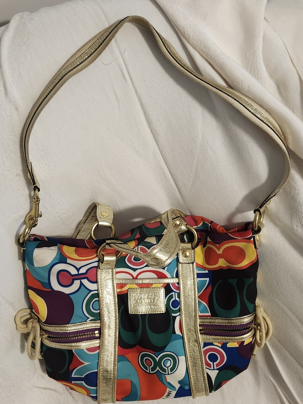 Vintage Coach Y2K Poppy Multicolor Signature Print Shoulder Bag with Gold Trim - Picture 2 of 8